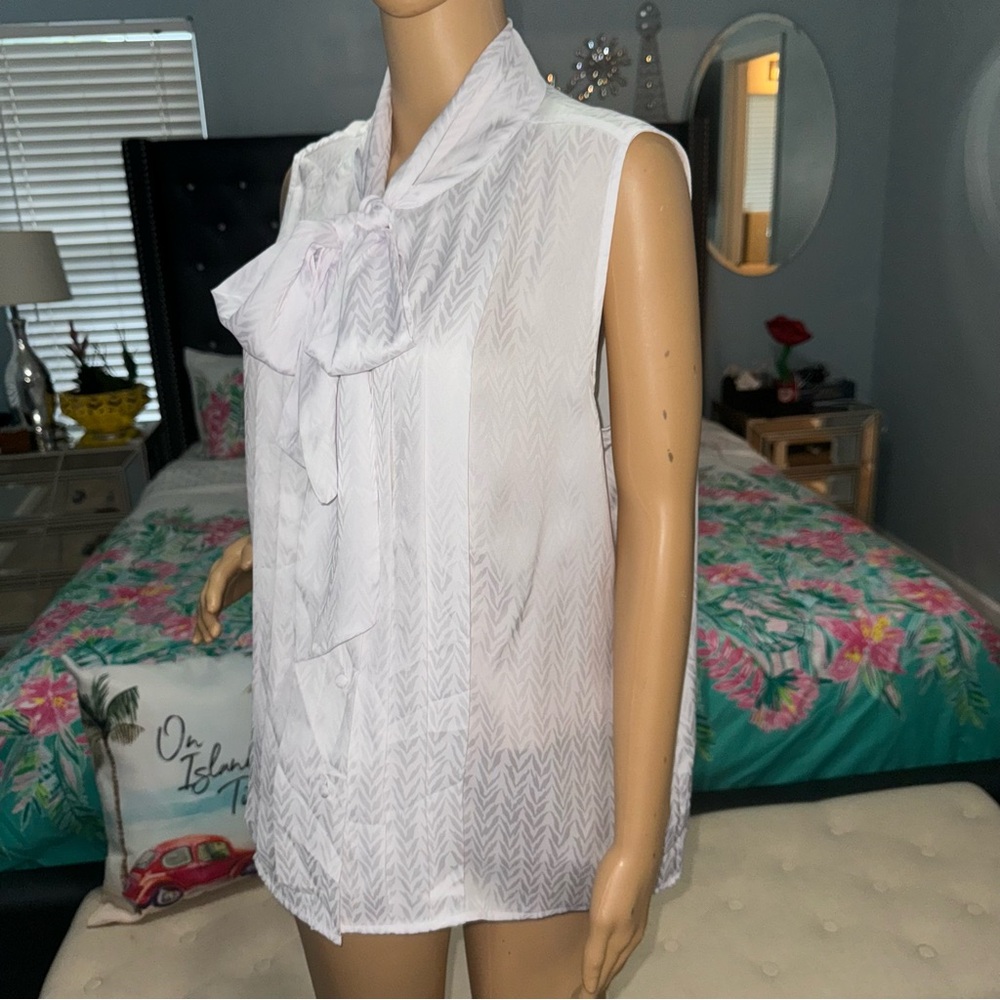Calvin Klein NWT! White Sleeveless Tie-Front Blouse Size XL - Picture 7 of 17